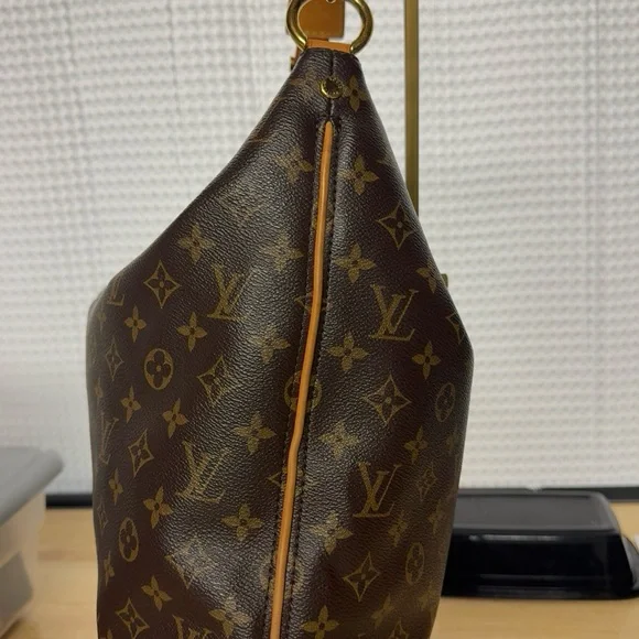 Louis Vuitton Sully MM Monogram Shoulder Bag - Picture 4 of 16